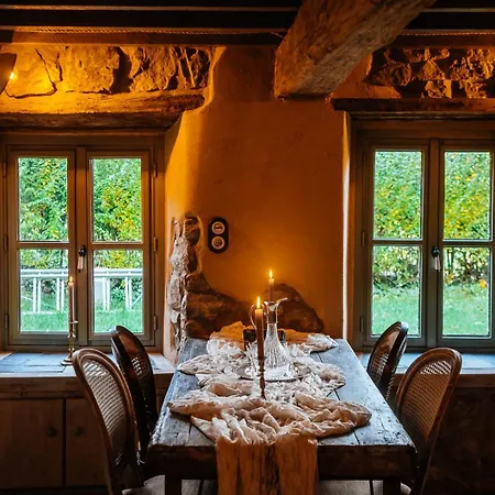 La Petite Foret 17th Cent Near Durbuy Clavier